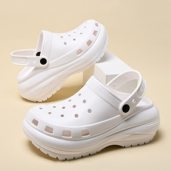 Unisex Lightweight Slip-On Clogs – Breathable Garden Slippers with Back Strap – Comfortable Casual Foam Sandals for Men & Women